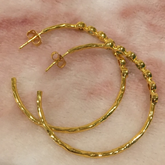 Shaanti Natural Gemstone Encrusted Hoop Earrings Gold Toned Alloy NWT 1.75” hoop - Picture 10 of 11